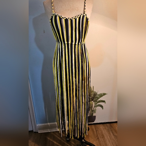 Elegant Yellow and Black Striped Midi Dress. Handmade. Macrame. T-shirt yarn. - Picture 4 of 4